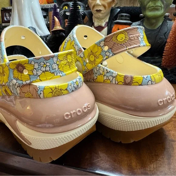 CROCS Mega Crush Floral Platform Sandals - Yellow and Cream size 8 - Picture 3 of 4